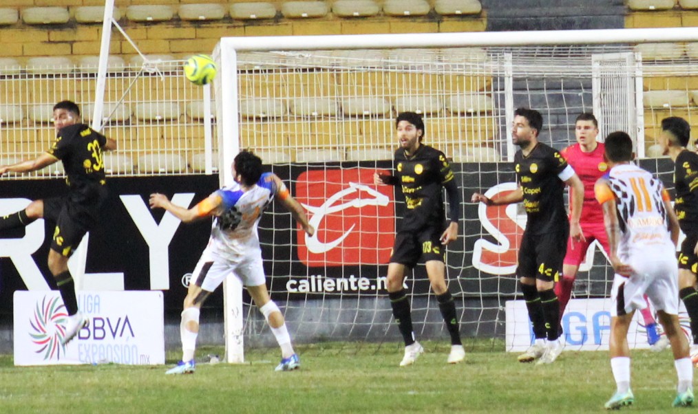 DEFENDIENDO ANTE LOS CORRES