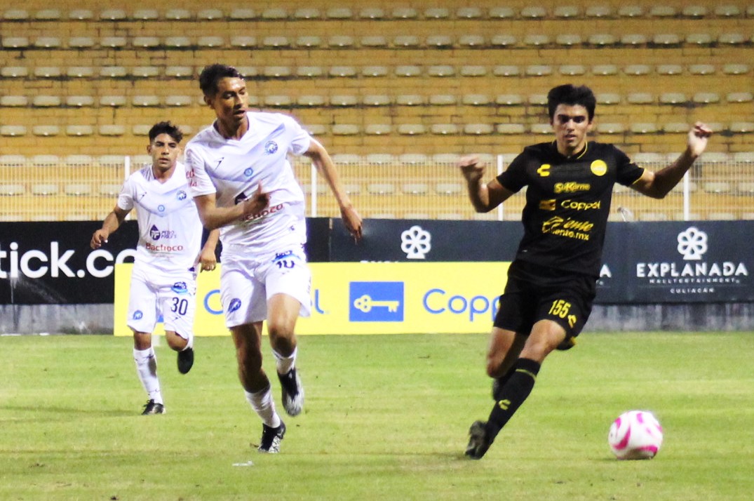 Juan Martinez ante Celaya