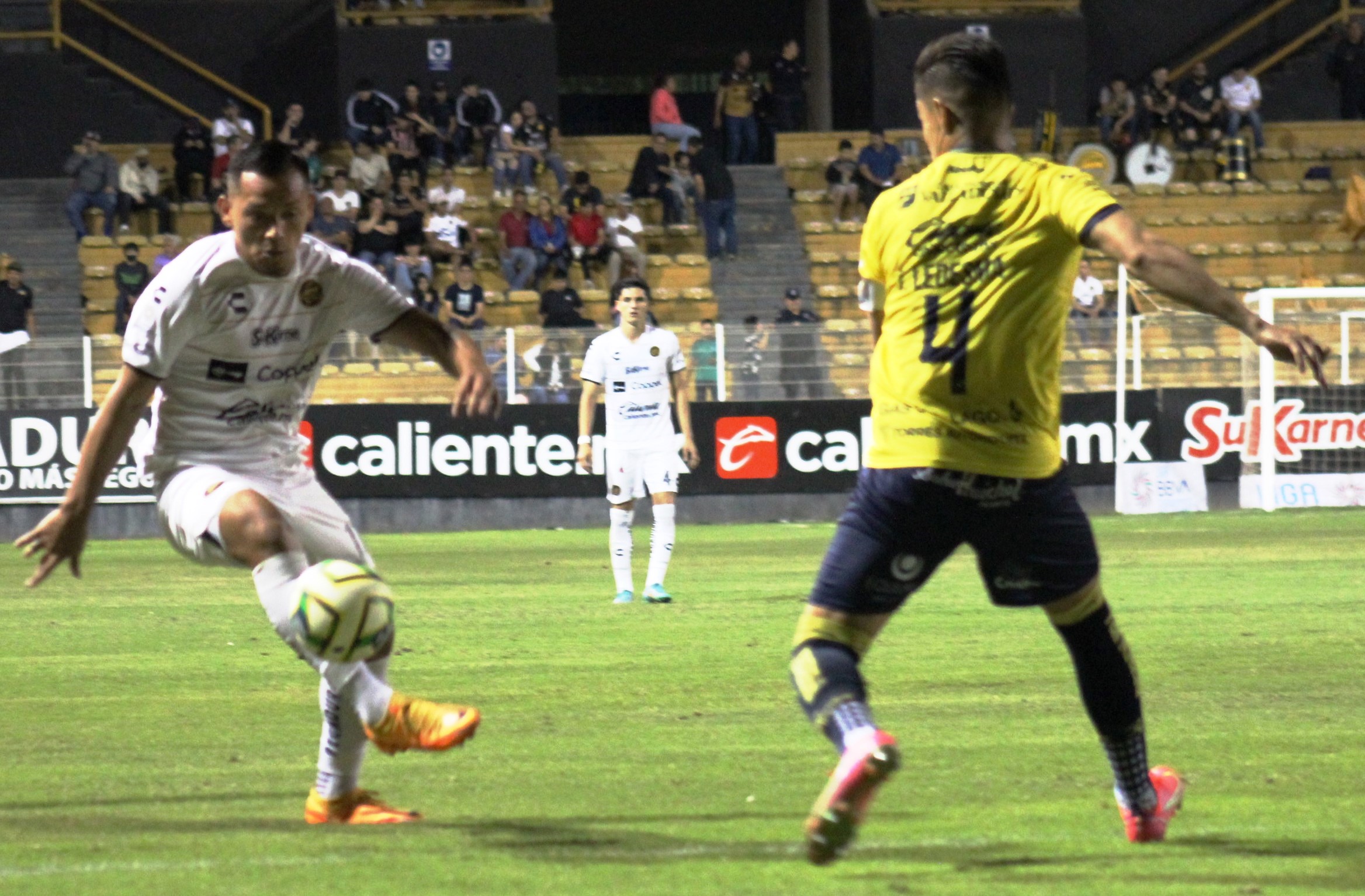 KLISMAN DISPARA ANTE MORELIA