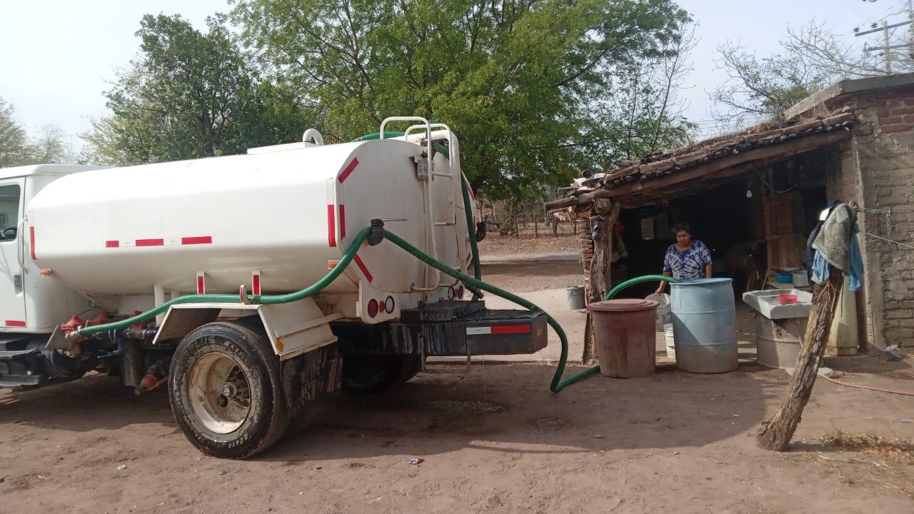 Apoyan con agua potable a 13 municipios para mitigar la sequía