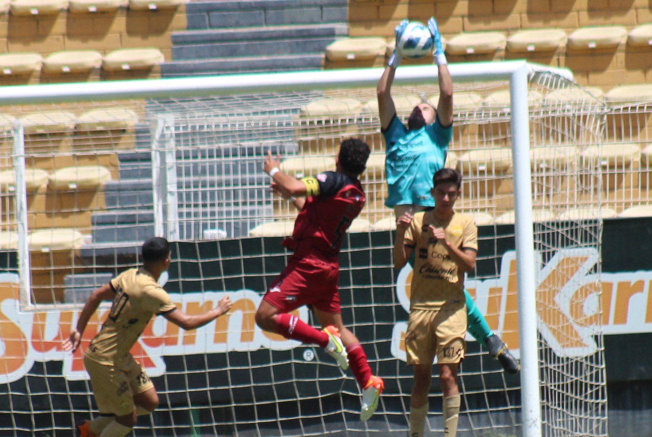 Tostado descuelga balon